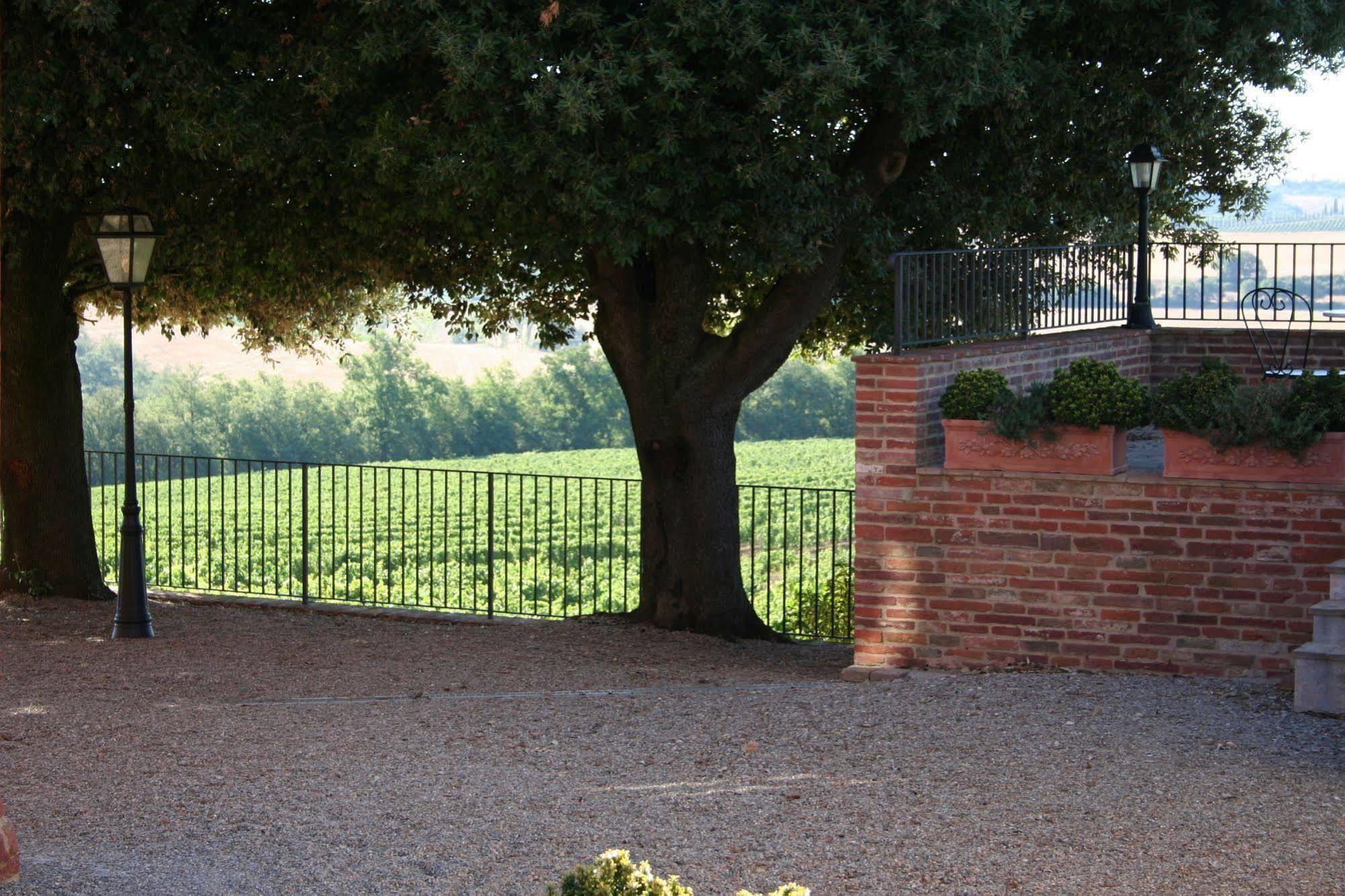 Agriturismo Terra Rossa Valiano Eksteriør billede